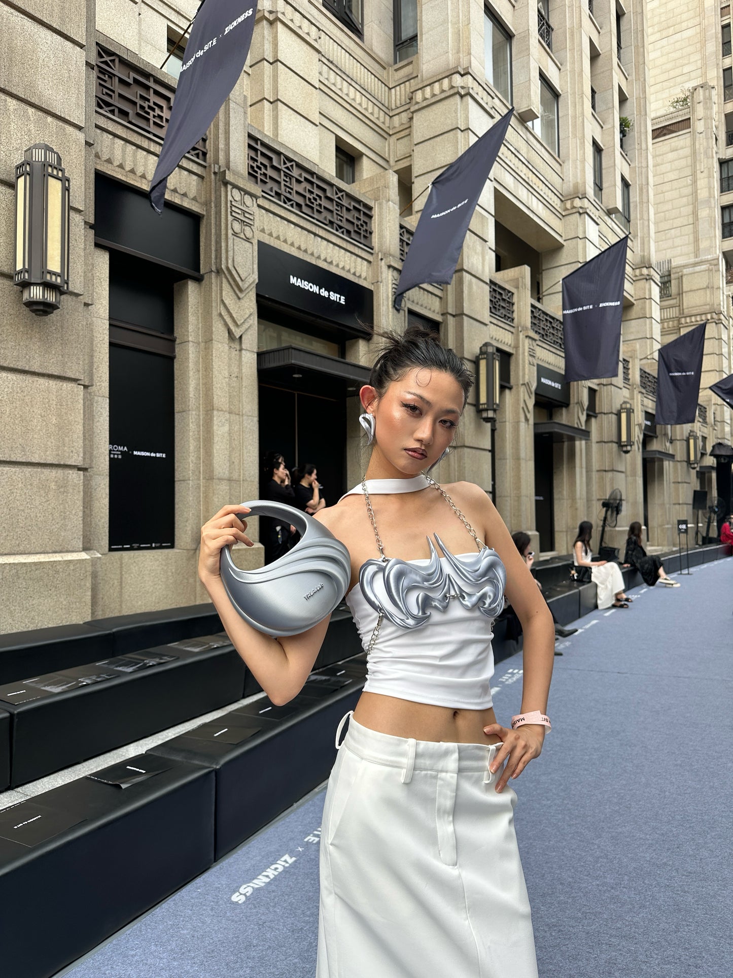 YALA.Lab | 3D Printed Futuristic Y3K Eggshell Bag with Streamlined Tech Sensation
