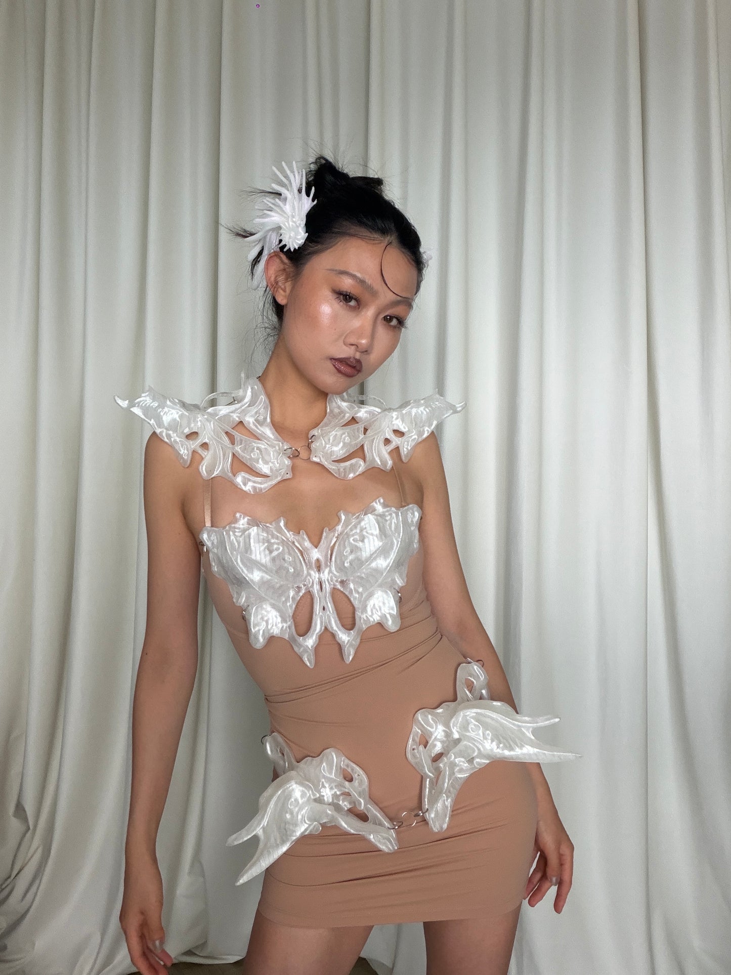 YALA.Lab｜3D Printed Cyber White Transparent Glossy Futuristic Niche Design Shoulder Pauldron and Necklace Set